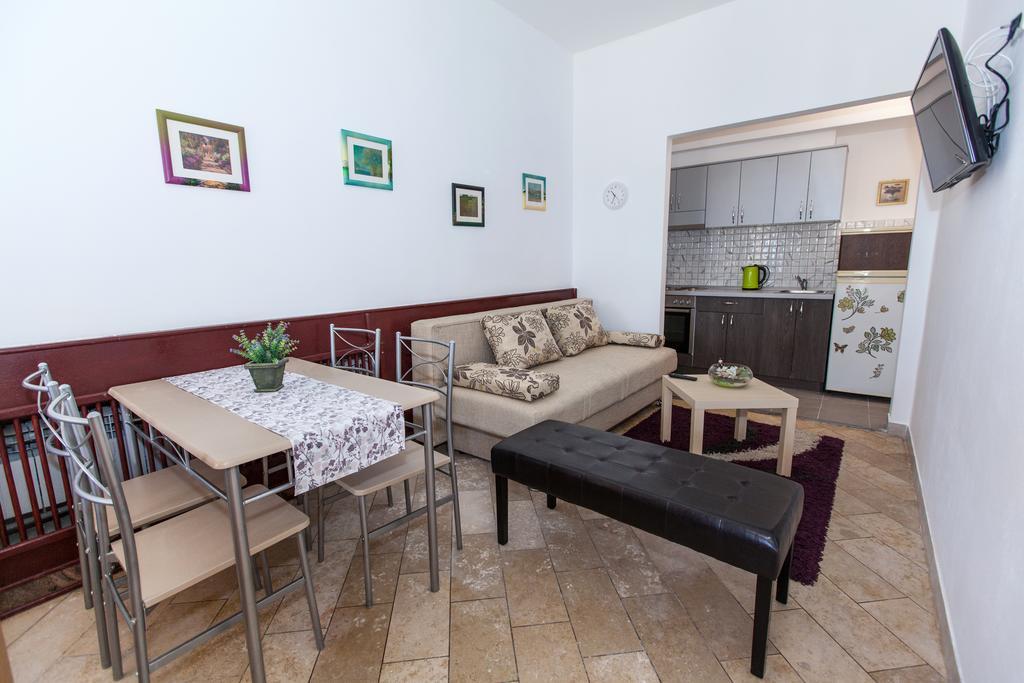 Apartments Vita Novi Vinodolski Oda fotoğraf