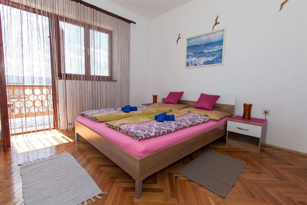Apartments Vita Novi Vinodolski Oda fotoğraf