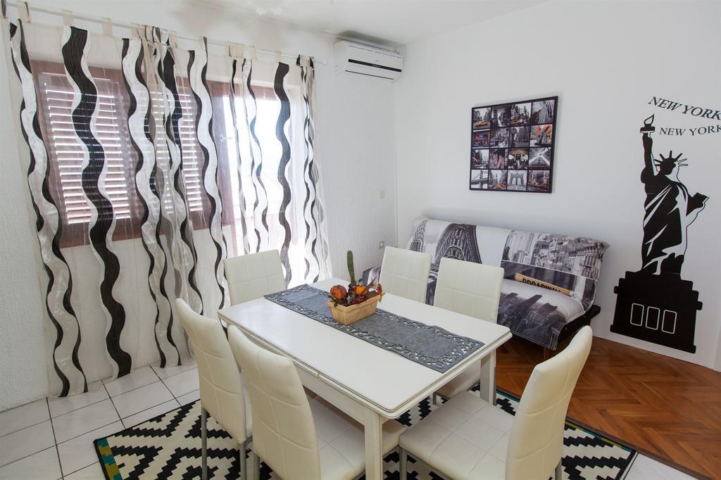 Apartments Vita Novi Vinodolski Oda fotoğraf